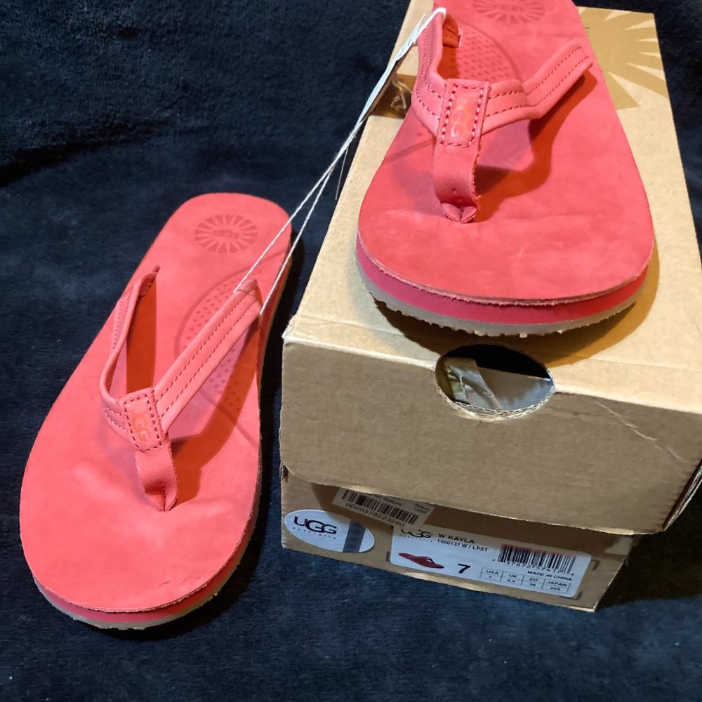 NWT Ugg Red Size 7 Sandal Flip-Flop